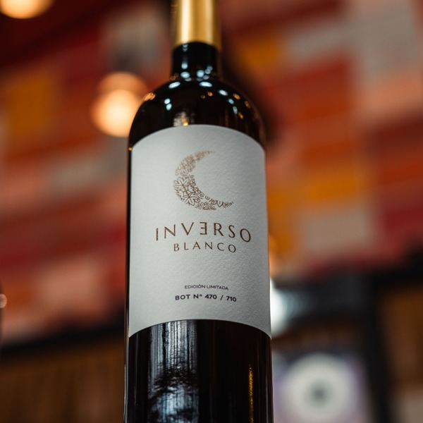 plp_product_/wine/bodegas-vina-aranda-slu-inverso-blanco-5-months-in-french-oak-barrel