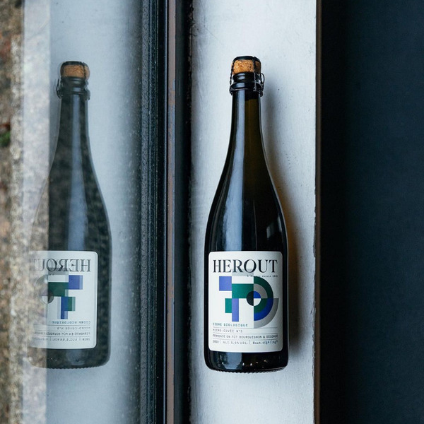 plp_product_/wine/maison-herout-micro-cuvee-n-3-bio-cider-fermented-in-wine-barrels-and-disgorged-after-14-months-on-latte