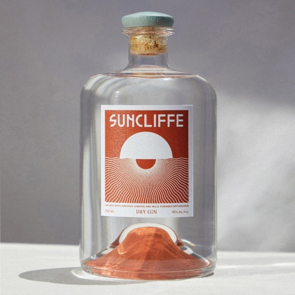 plp_product_/wine/suncliffe-suncliffe-gin-2022